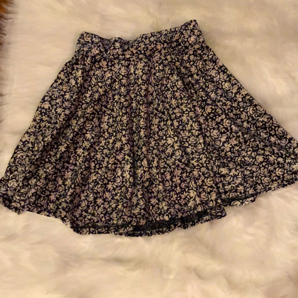 🖤Floral Hollister Skirt!